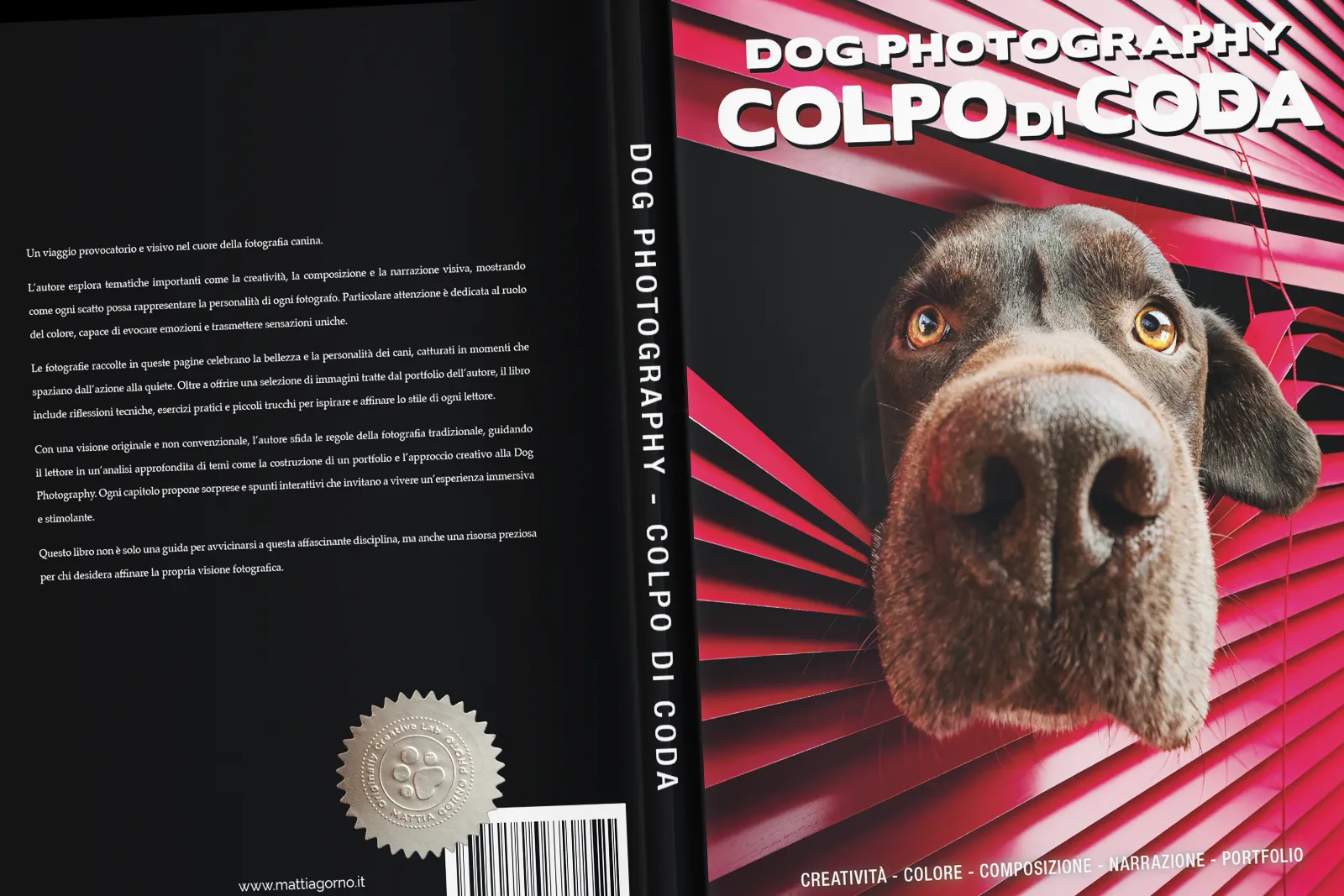 Il libro Dog Photography Colpo di Coda di Mattia Gorno, copertina con il muso di un labrador su sfondo rosso